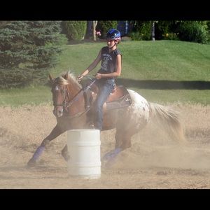 Meet your Posher, Avery